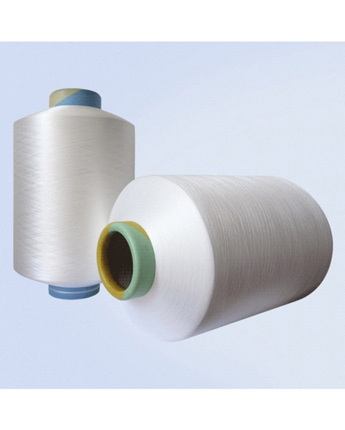 Geri dönüştürülmüş ipliğin kalitesi, sağlamlık, dayanıklılık ve doku açısından işlenmemiş iplikle nasıl karşılaştırılır?